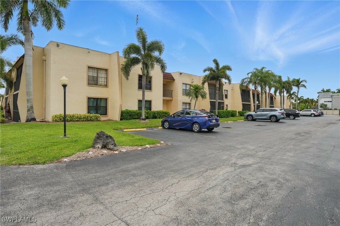 Property Photo: 12471 McGregor Boulevard 26 FL 33919
