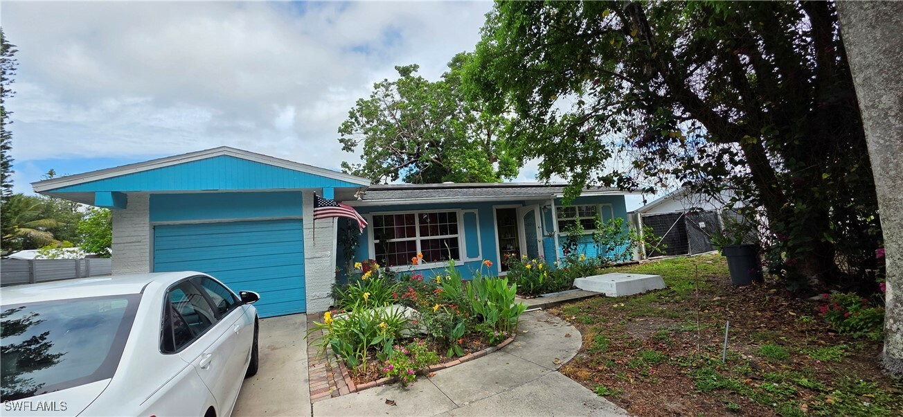 Property Photo: 2027 44th Street SW FL 34116