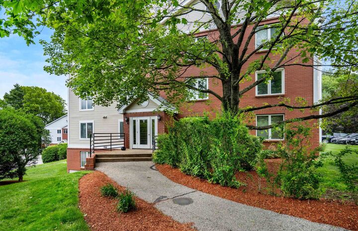 Property Photo: 11 Timberwood Drive NH 03045