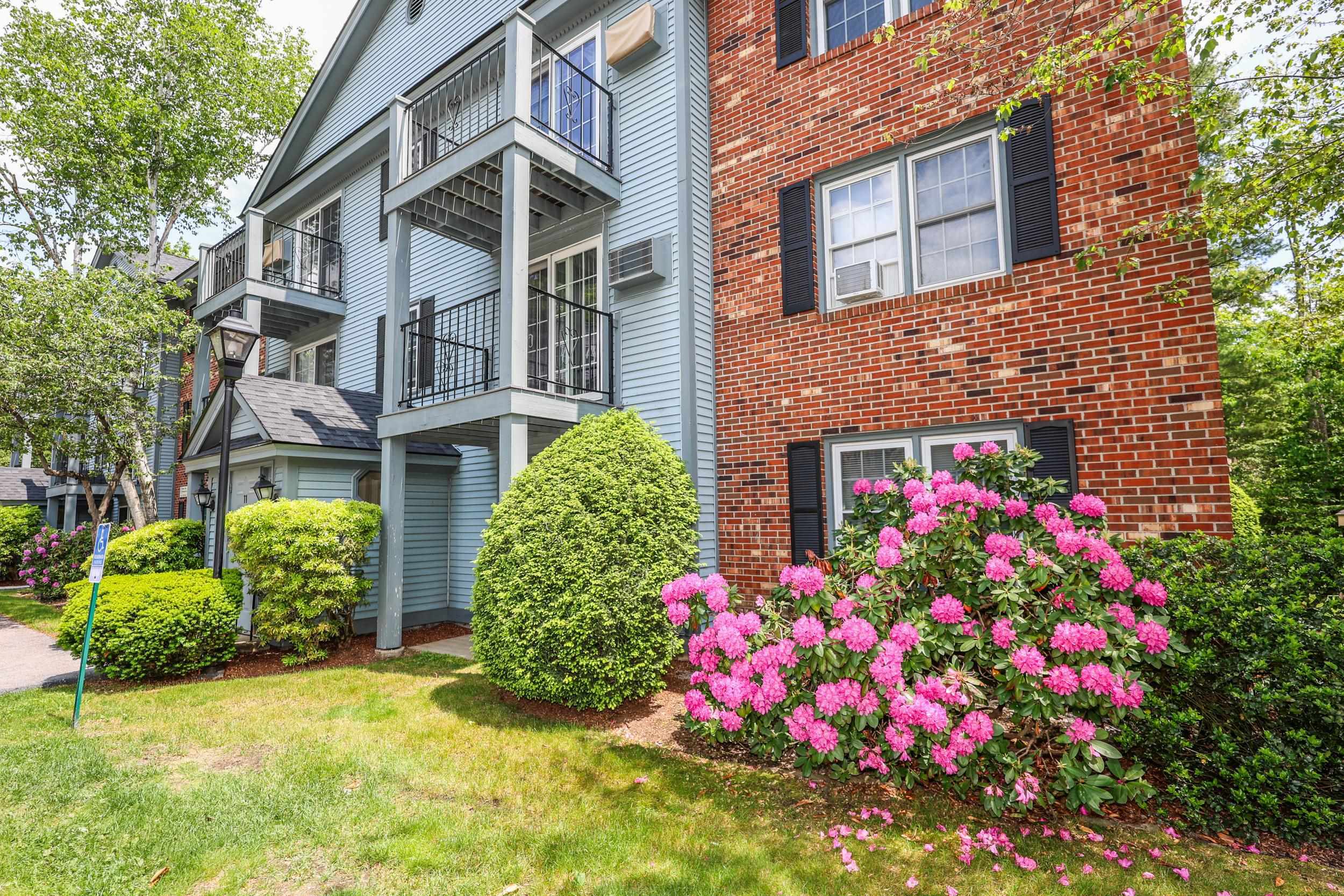 Property Photo: 11 Northbrook Drive NH 03102
