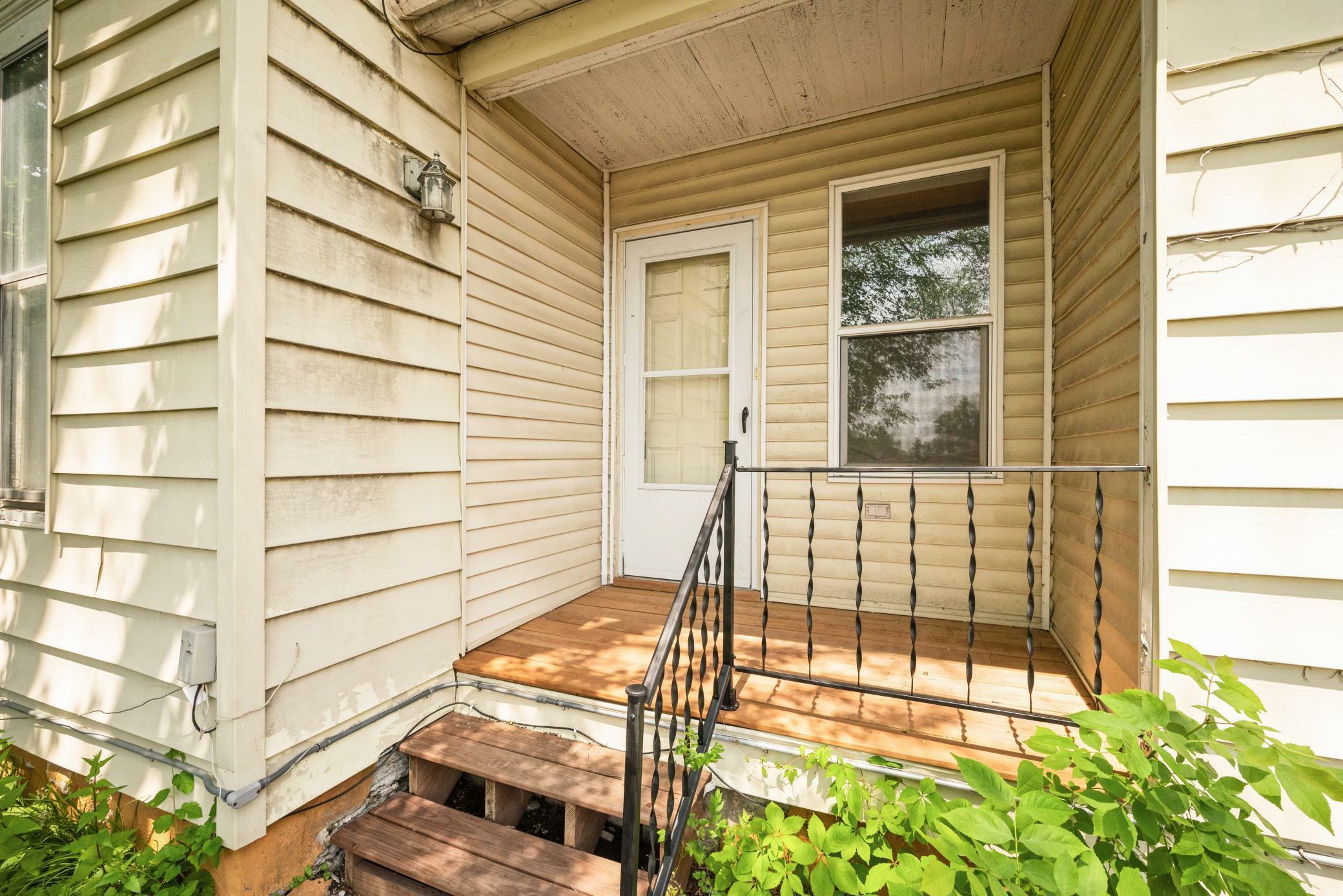 Property Photo: 326 Oneida Street MN 55102