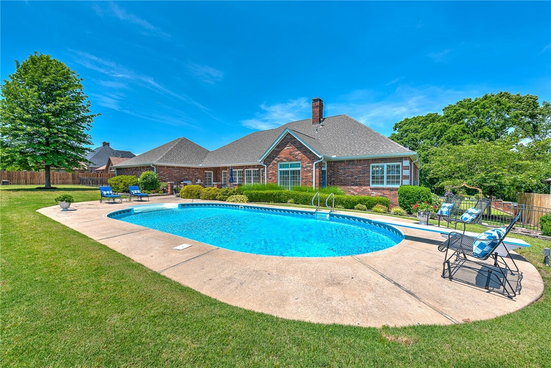 Property Photo: 203 Somerset AR 72712
