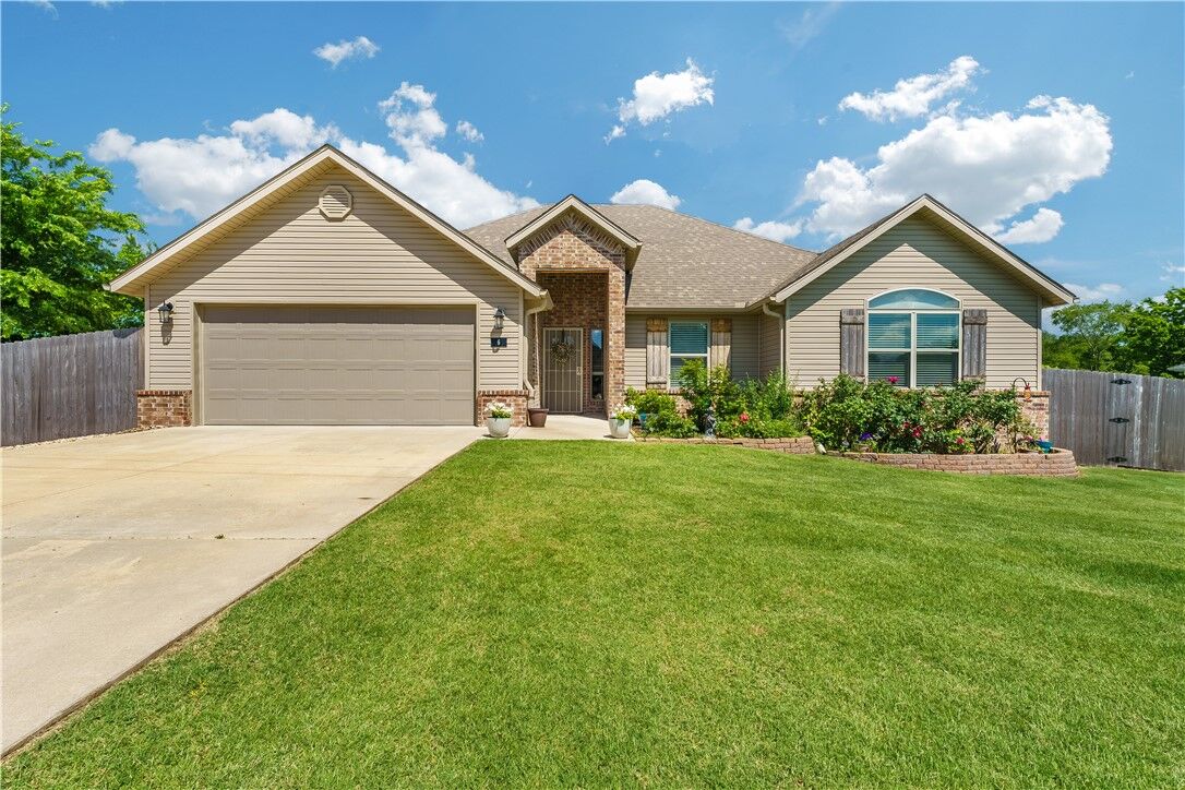 Property Photo:  6 Briscoe Lane  AR 72715 