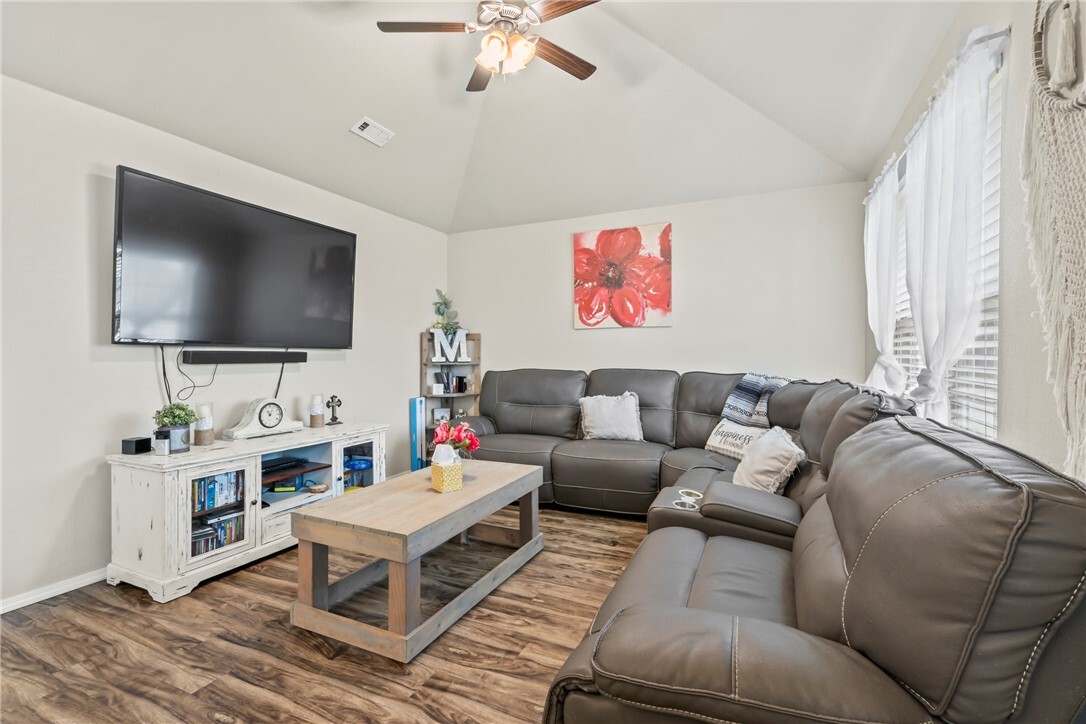 Property Photo:  2124 Nalani Circle  AR 72734 