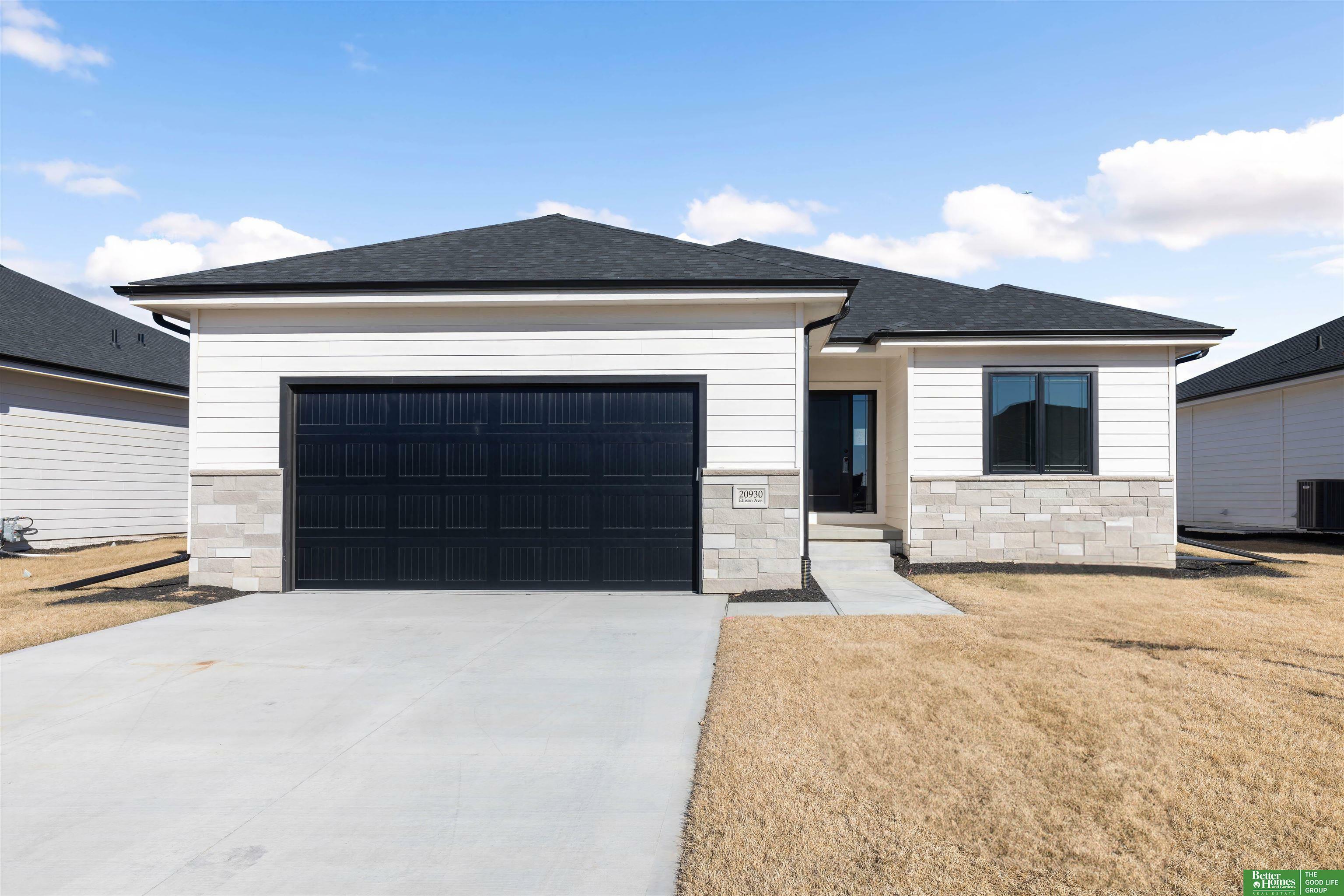 Property Photo: 20938 Ellison Avenue NE 68022