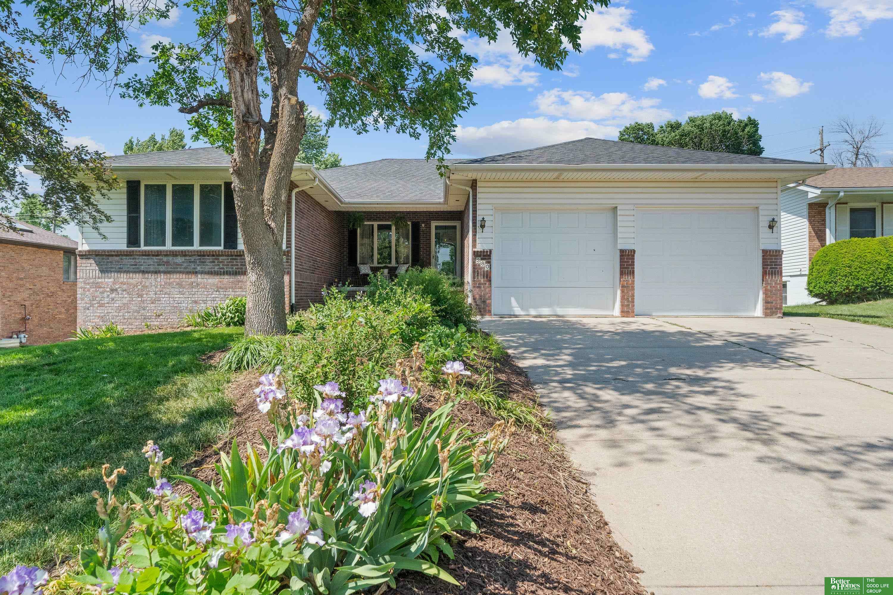 Property Photo: 380 Chestnut Street NE 68059