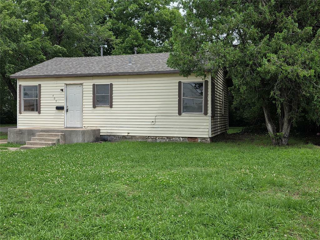 Property Photo: 409 Reed Place OK 73110