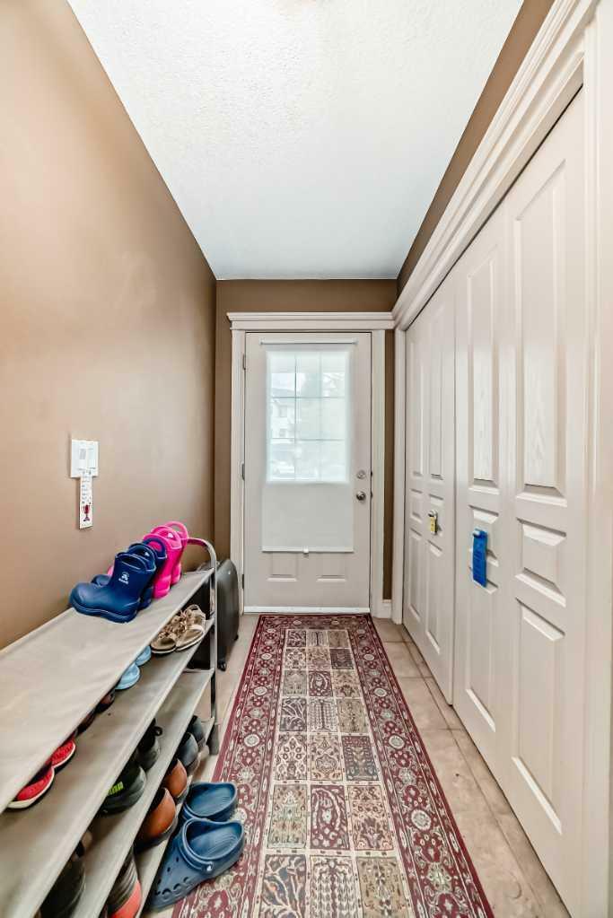 Photo de la propriété: 11 Cougar Ridge Mews SW AB T3H 5P3