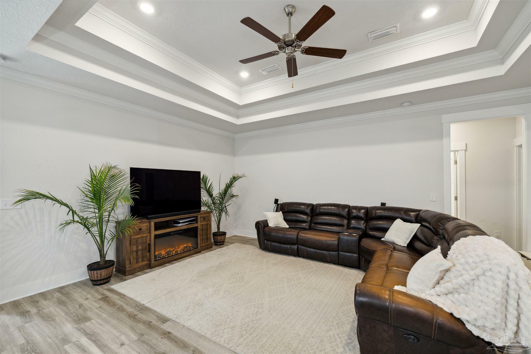 Property Photo: 5568 Caden Ct FL 32571