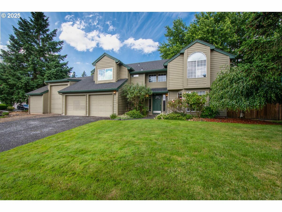 Property Photo: 13002 SE Forest St WA 98683