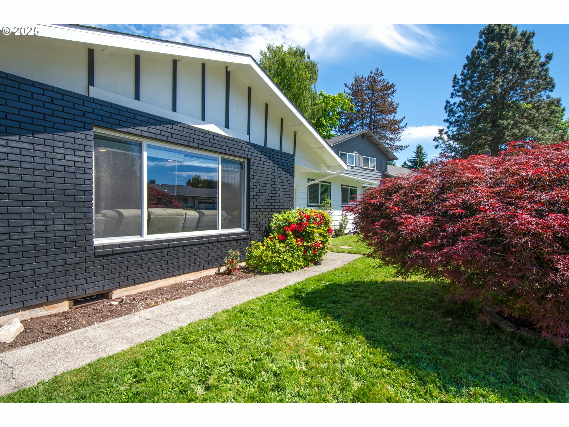 Property Photo:  307 NE 129th St  WA 98685 