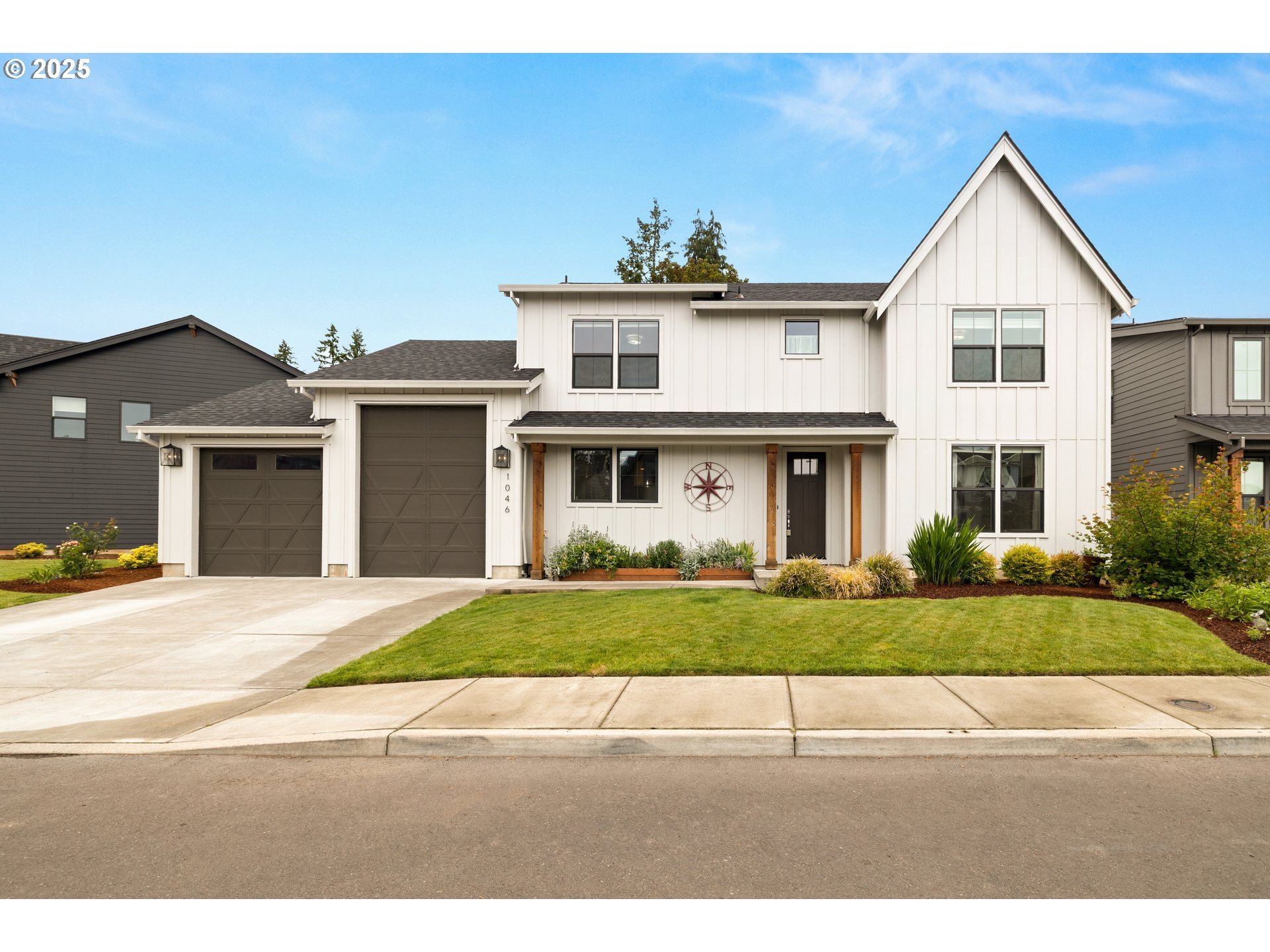 Property Photo: 1046 SE Olive Way OR 97023