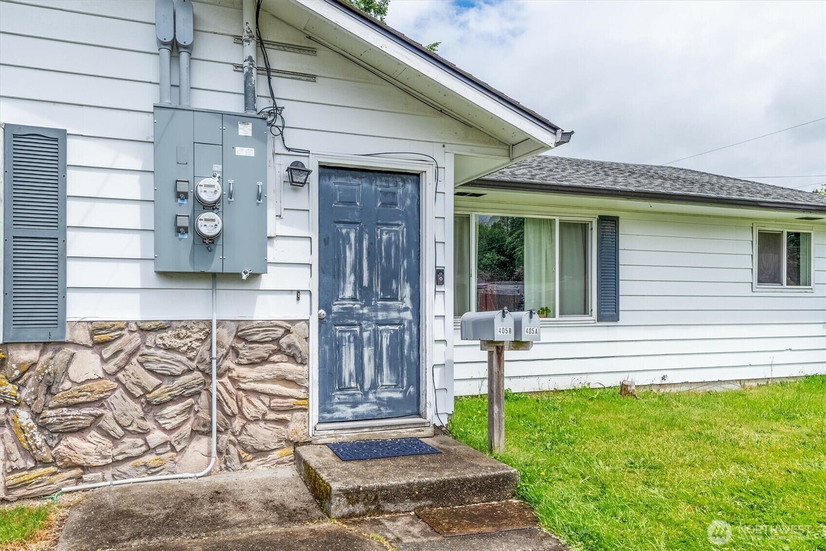 Property Photo: 405 Redpath Street WA 98626