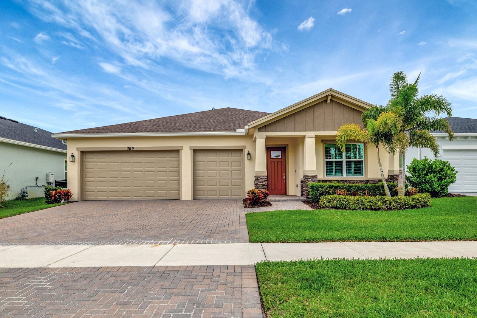 Property Photo: 399 SE Mulberry Way FL 34984