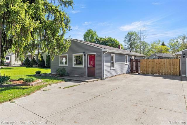 Property Photo:  2615 Culbertson Avenue  MI 48307 