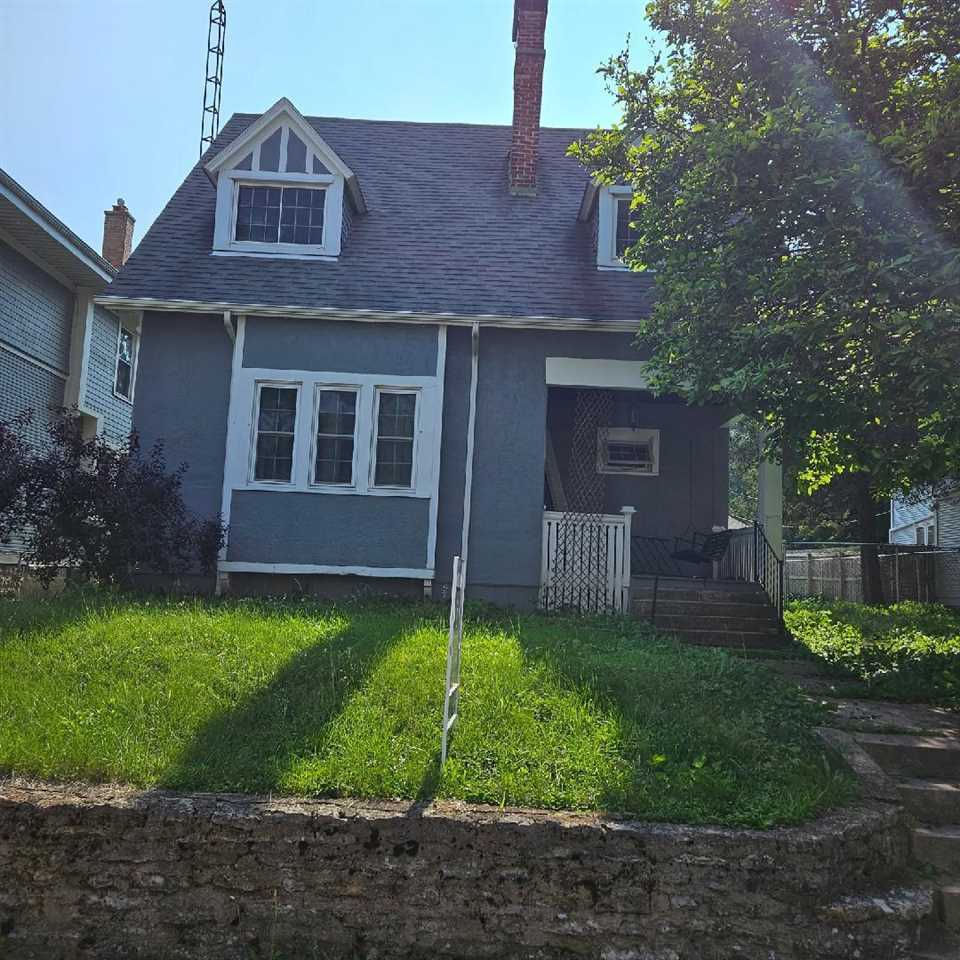 Property Photo: 105 S 17th Street IN 47374
