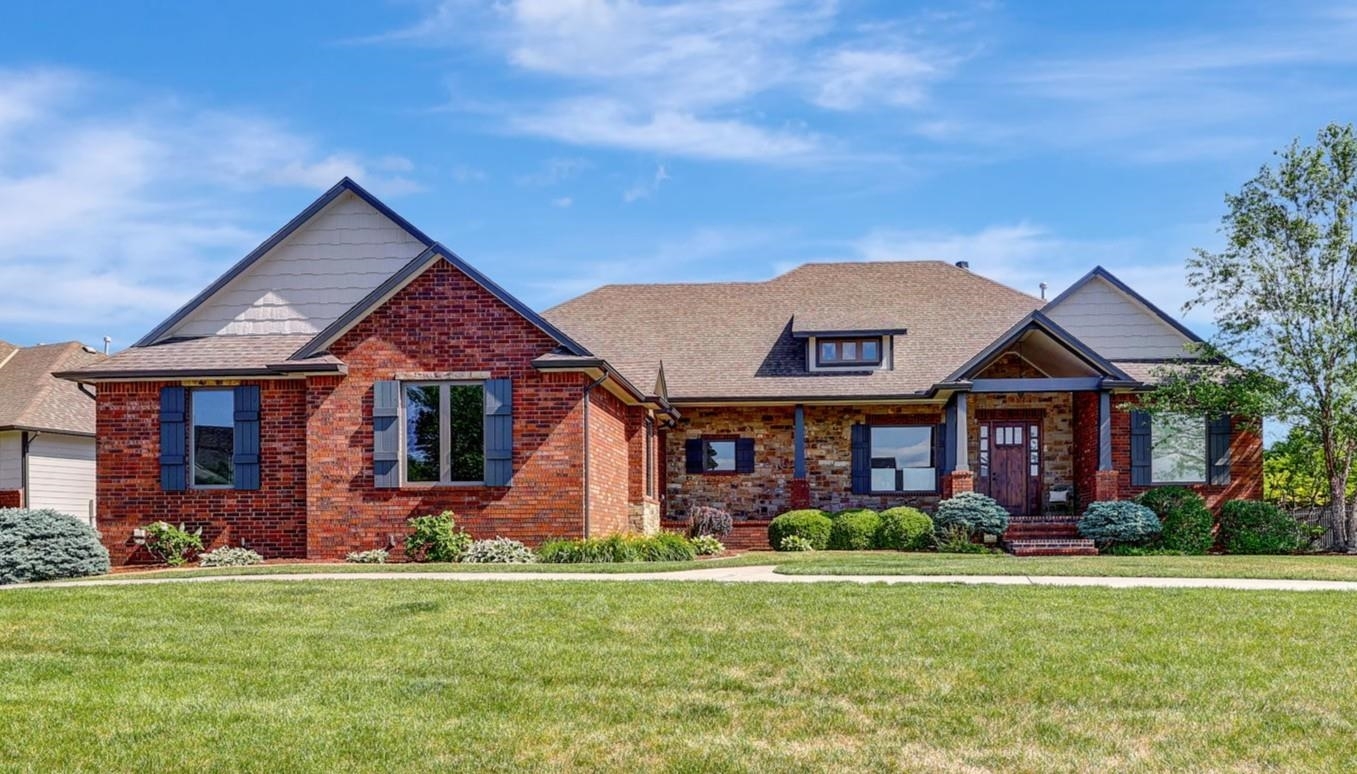 2612 N Paradise Ct  Wichita KS 67205 photo