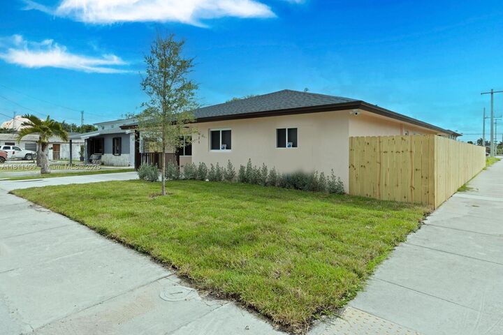 Property Photo:  625 SW 6 Street  FL 33030 