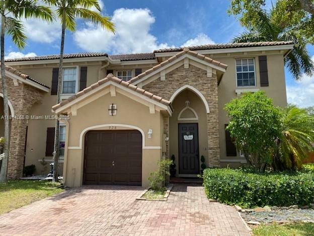 Property Photo: 928 SW 153rd Ct 928 FL 33194