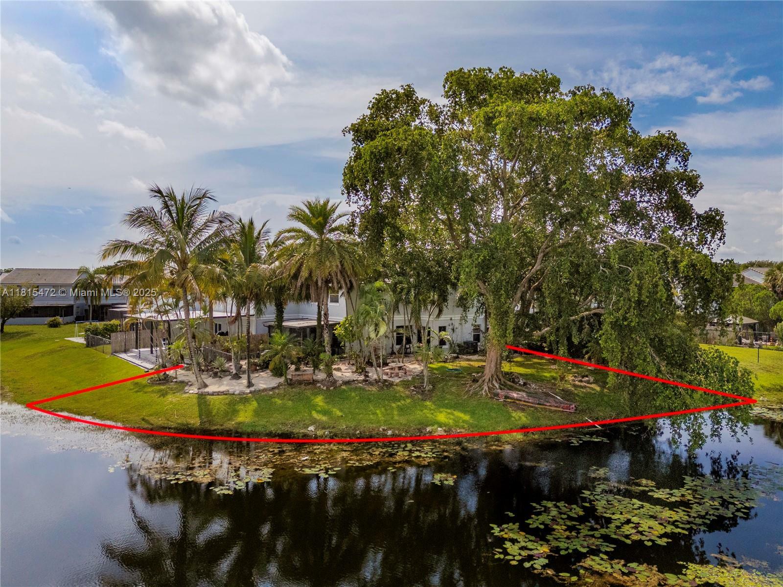 Property Photo: 4821 Grapevine Way FL 33331