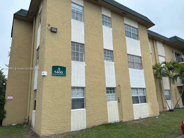 Property Photo: 5400 SW 77th Ct 2R FL 33155