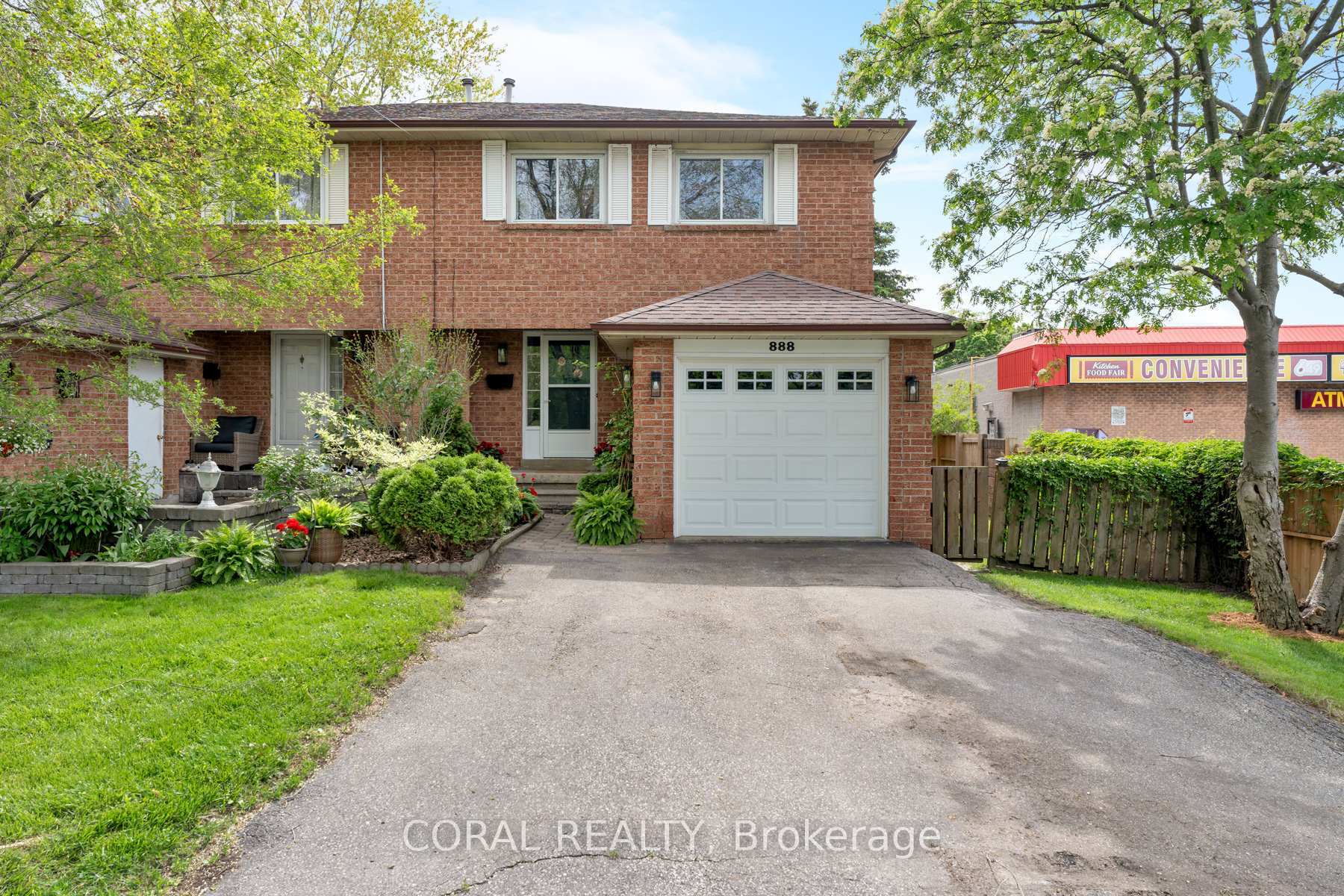 Property Photo: 888 West Shore Boulevard ON L1W 2V7