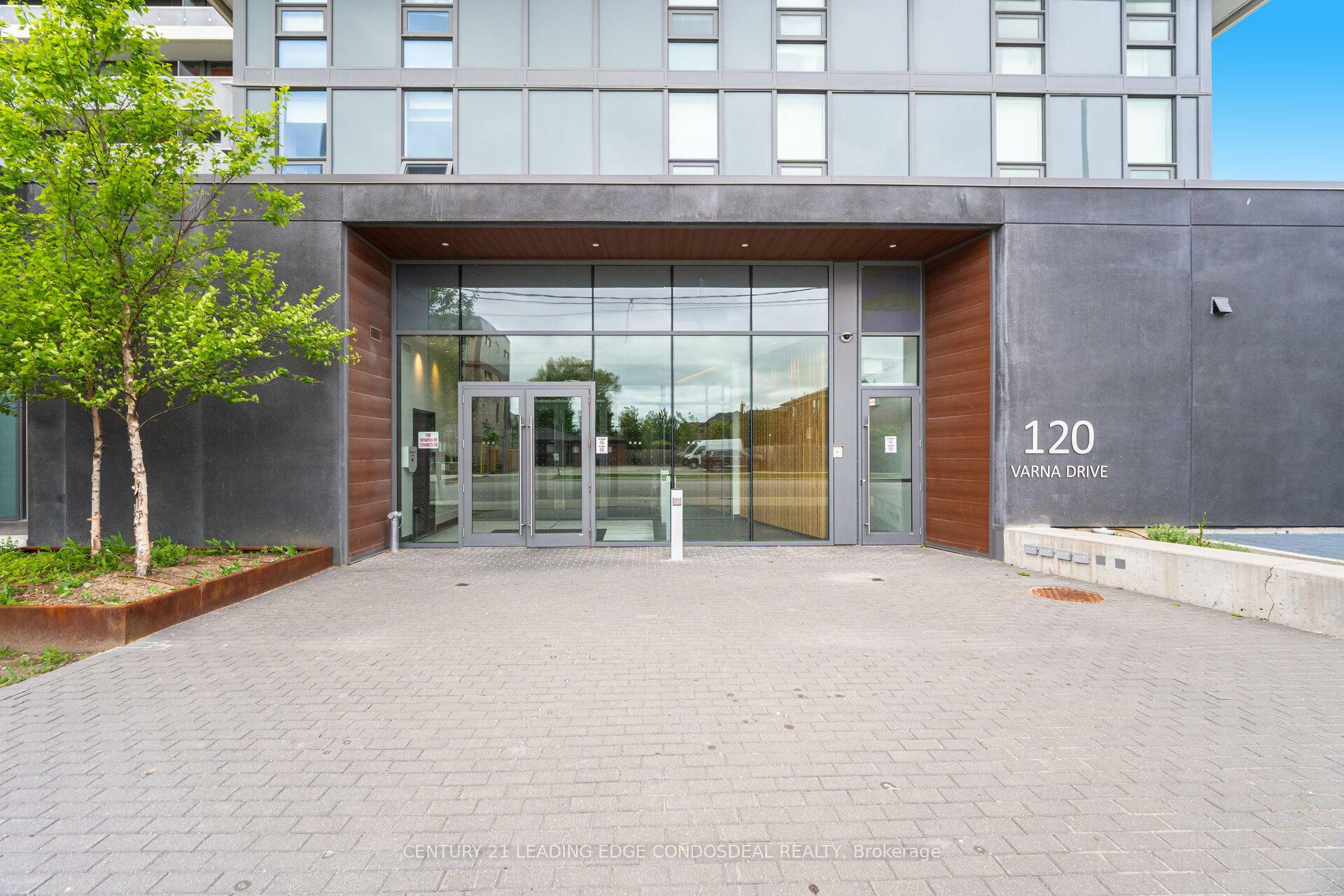 Photo de la propriété: 120 Varna Drive 405 ON M6A 0B3