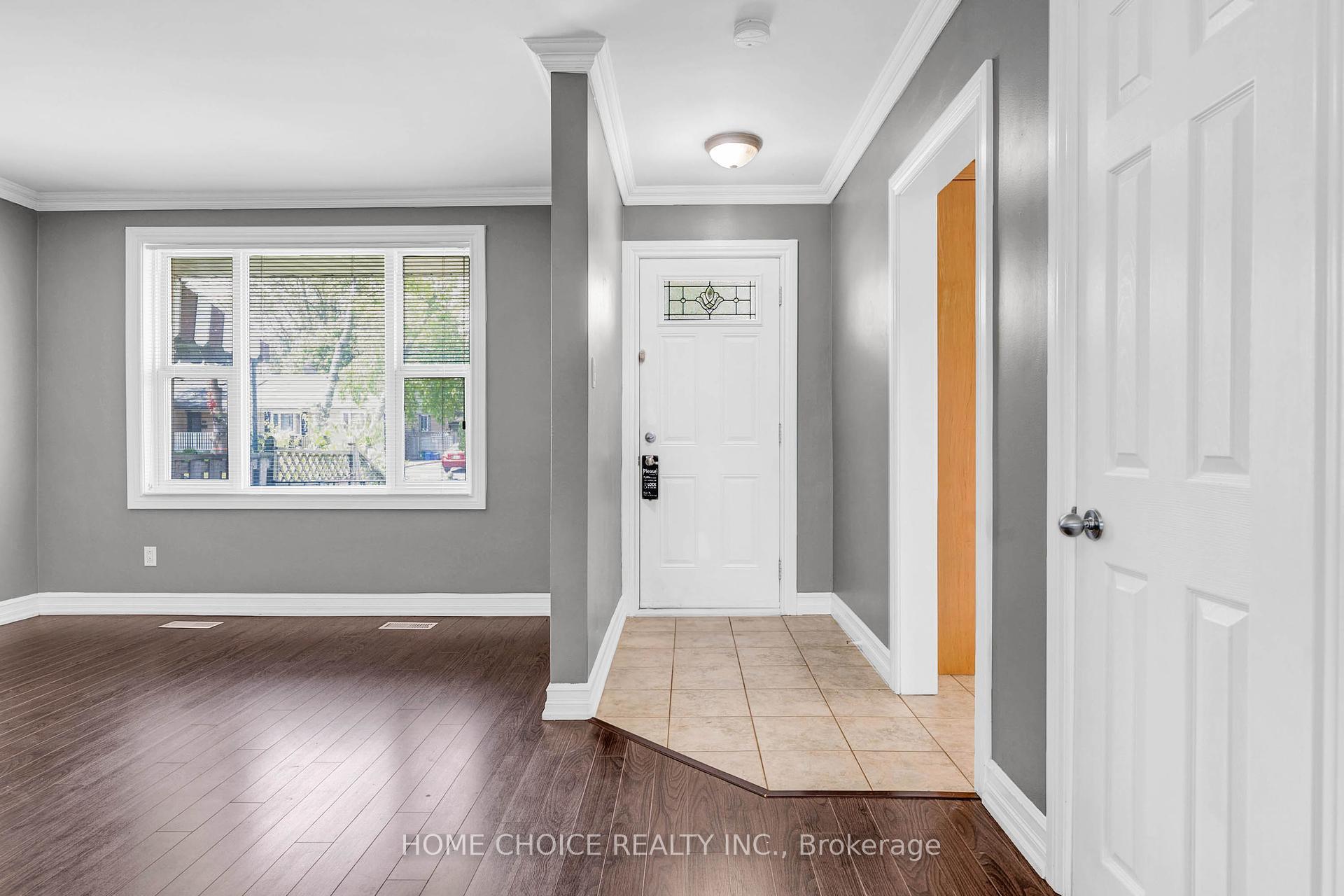Property Photo: 11 Thorncroft Crescent ON L1S 2S1
