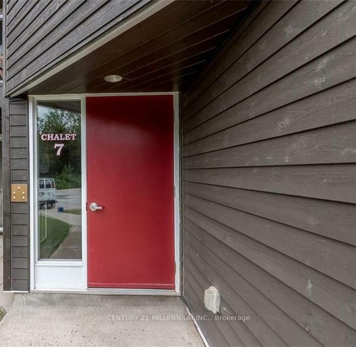 Property Photo: 1102 Horseshoe Valley Road W 114 ON L4M 4Y8