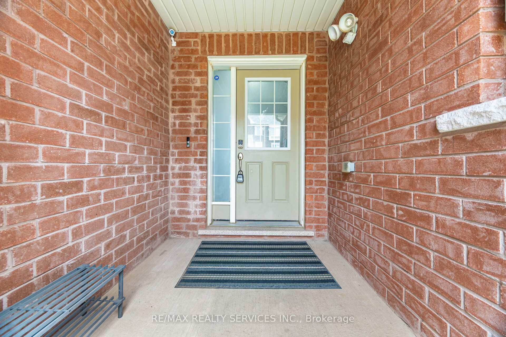 Property Photo:  74 Metro Crescent  ON L7A 4P1 