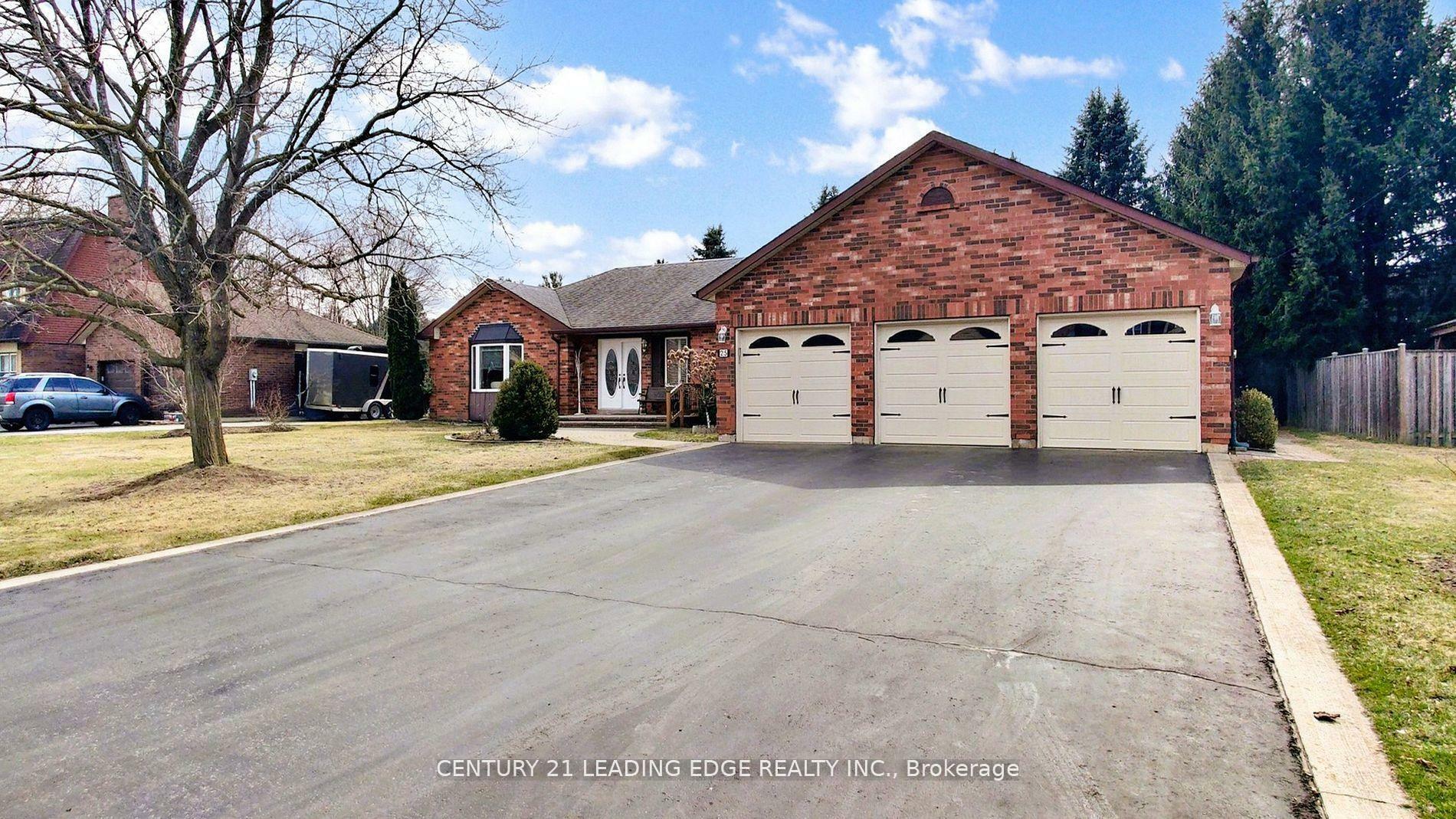 Photo de la propriété: 25 Colleen Crescent ON L7C 1E8