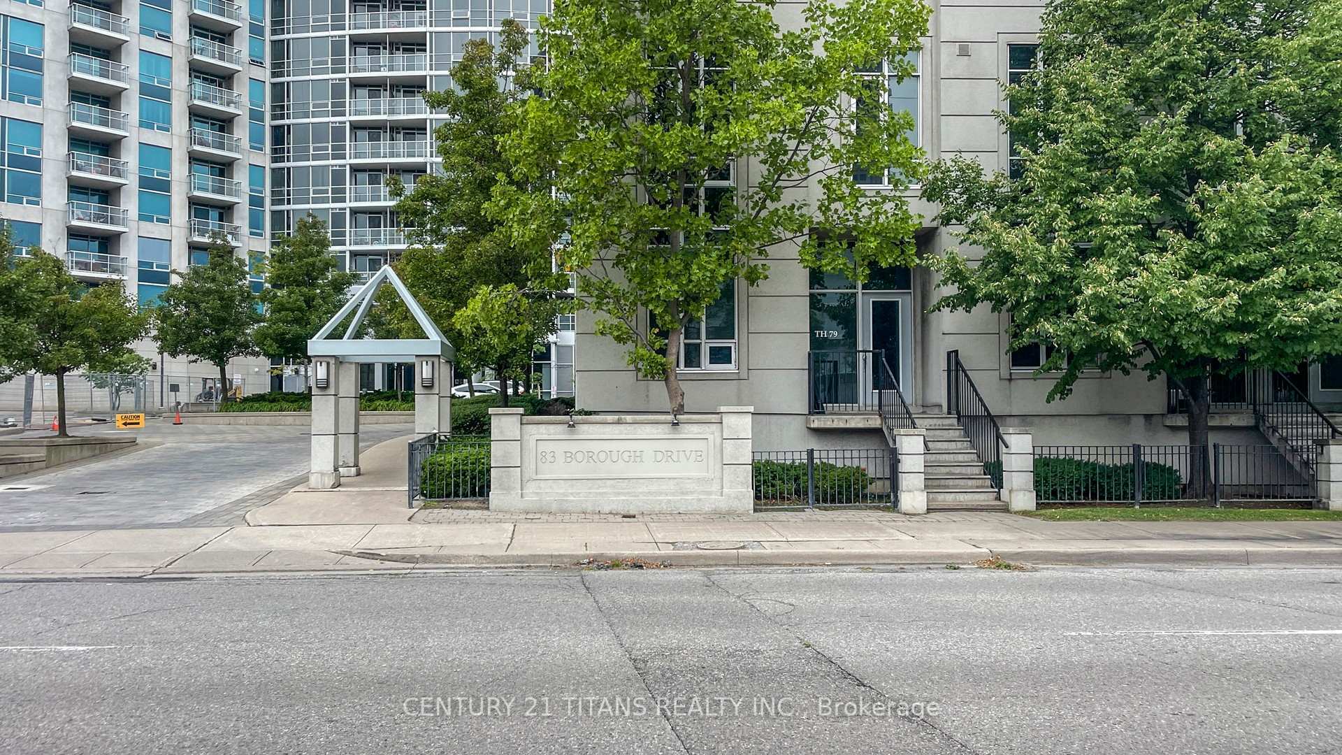 Photo de la propriété: 83 Borough Drive 311 ON M1P 5E4