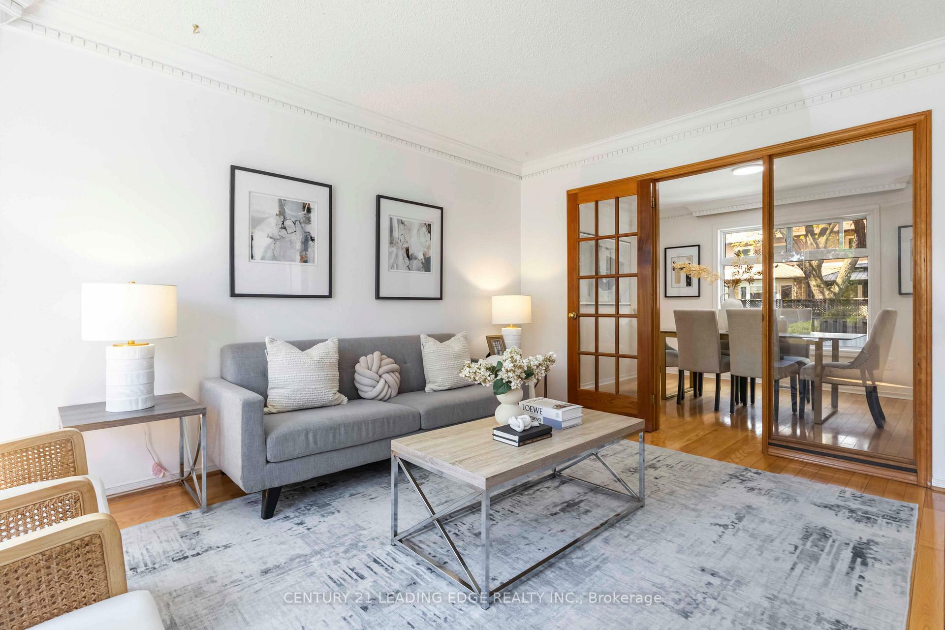 Photo de la propriété: 44 Gaslight Crescent ON M1C 3S8