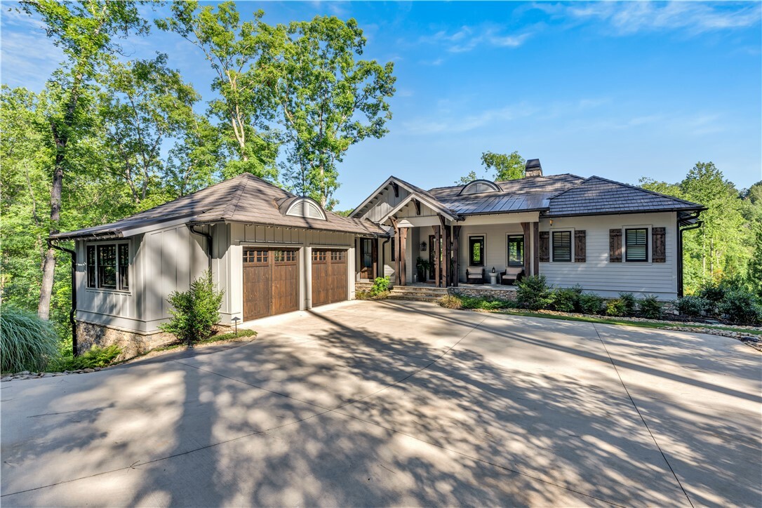 Property Photo: 201 Saranac Drive SC 29685