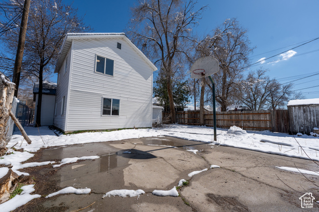 Property Photo: 2202 S Lake St UT 84106