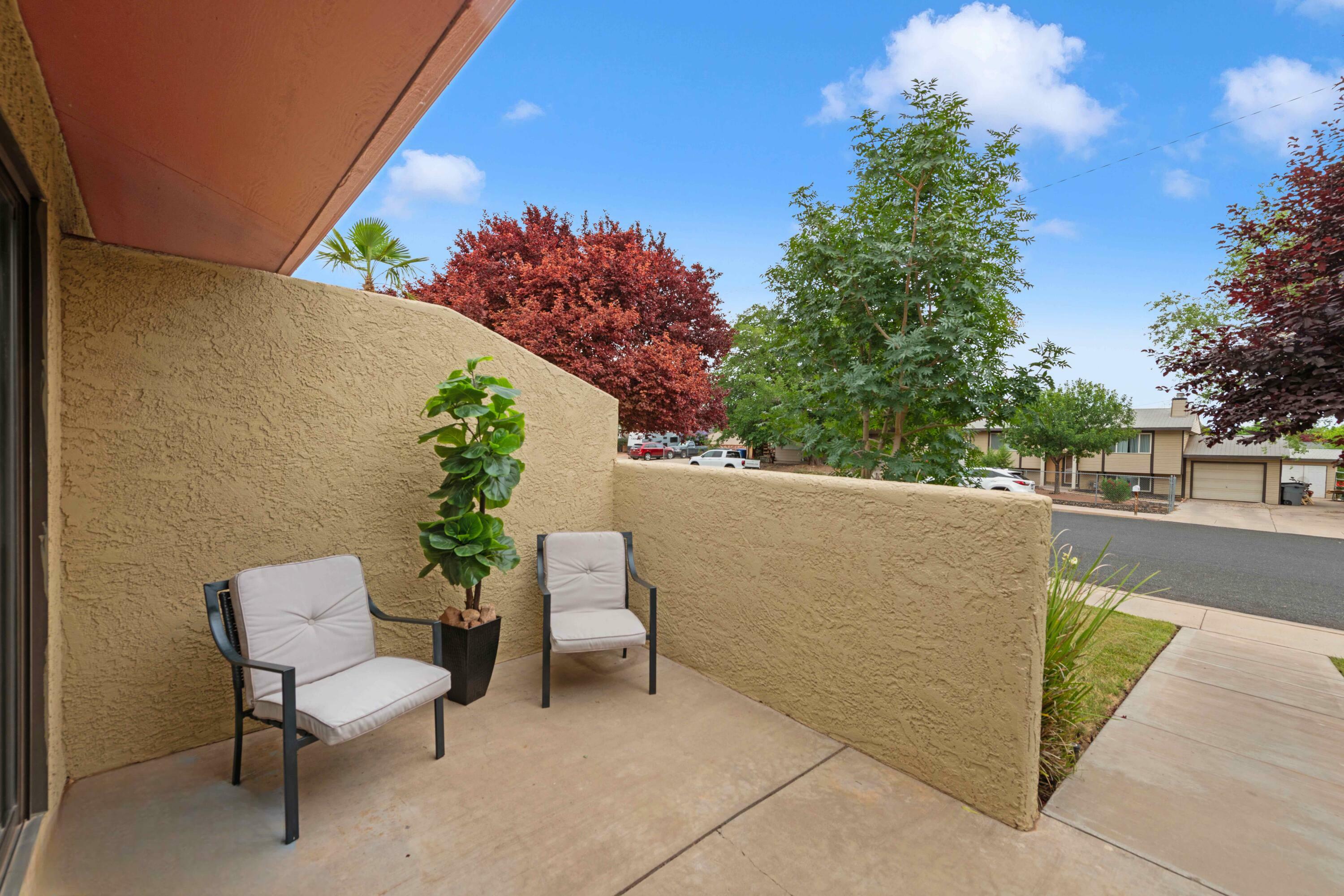 Property Photo: 480 S 200 W #6 UT 84770
