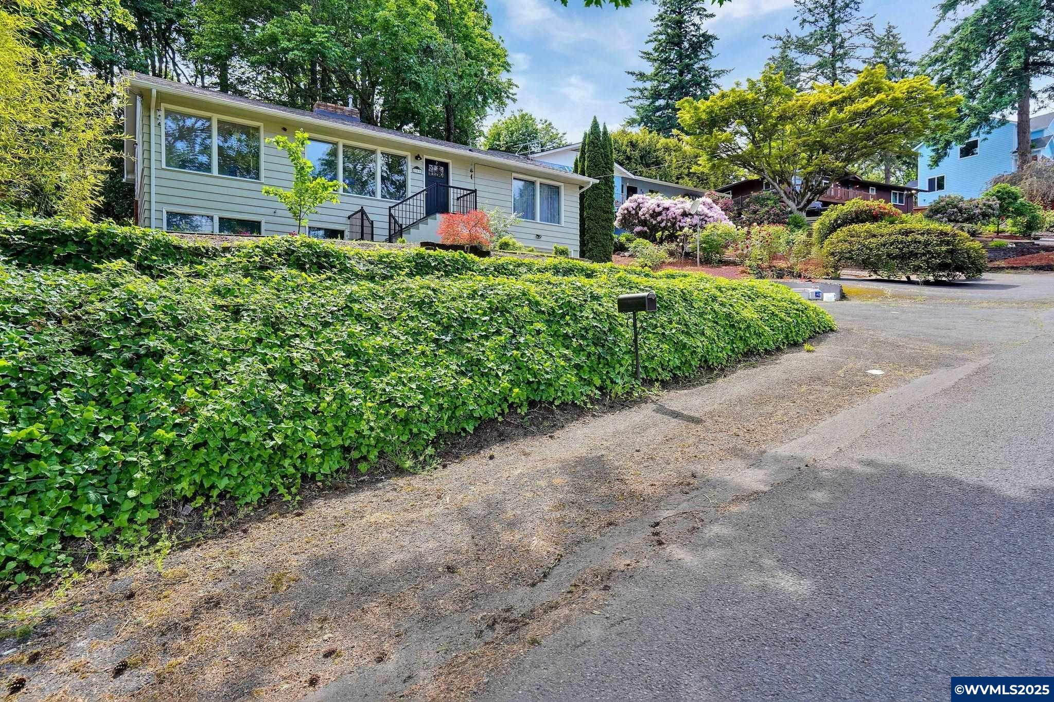 Property Photo: 259 Stoneway Dr NW OR 97304
