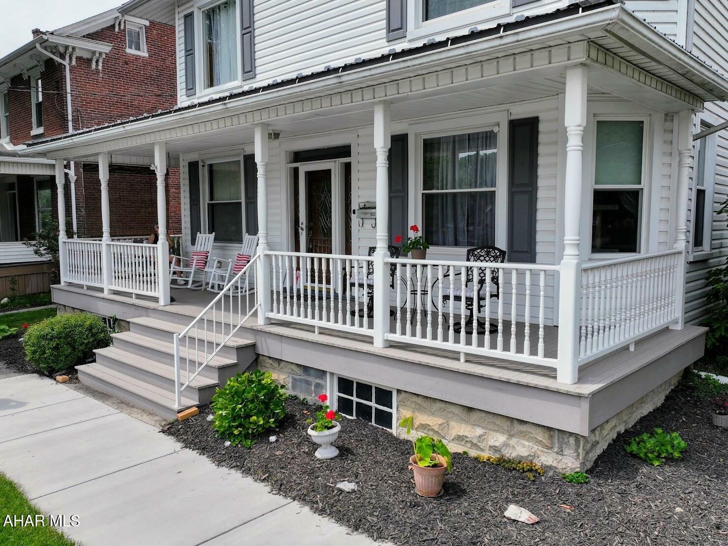 Property Photo:  902 Main Street  PA 16678 