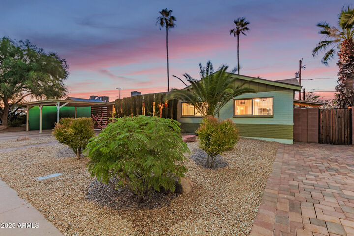 Property Photo: 6932 E Latham Street AZ 85257