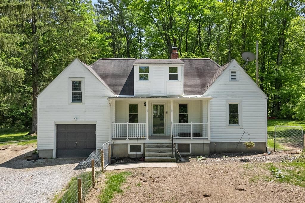 Property Photo: 2040 Ashland Rd OH 44903