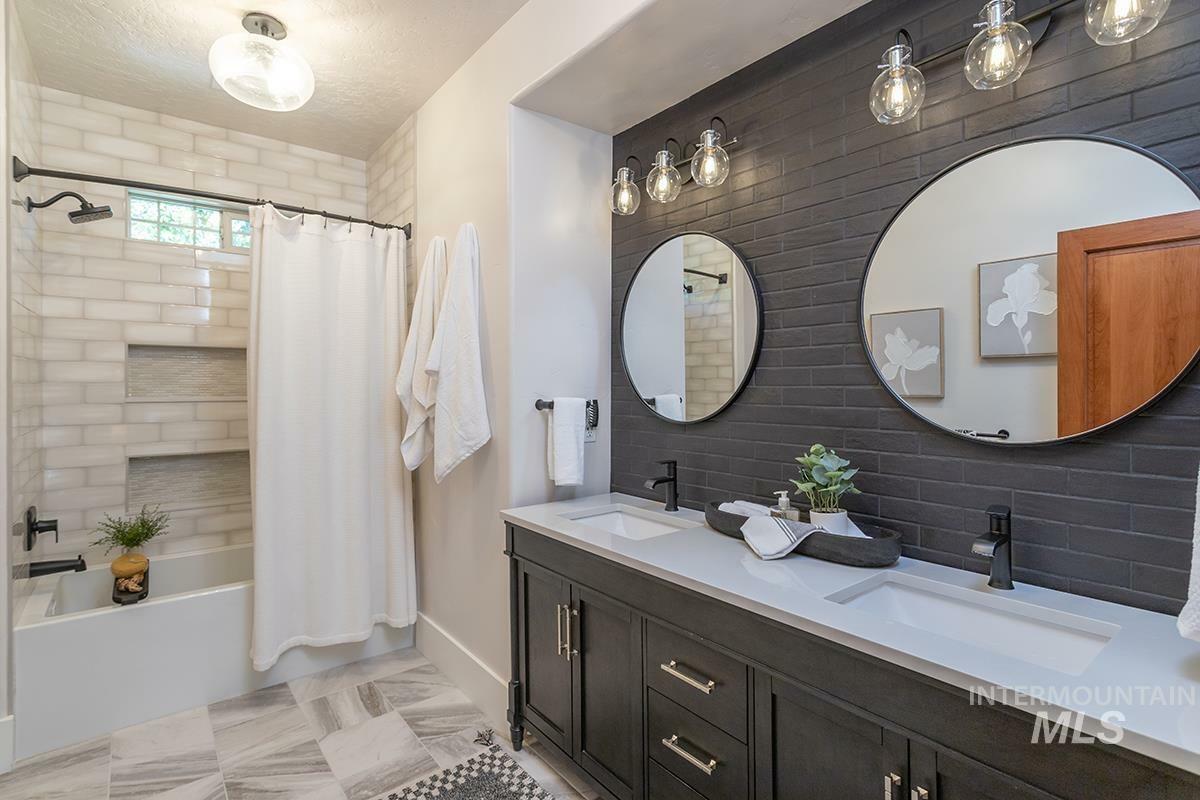 Property Photo: 1049 E Riversong Dr. ID 83616