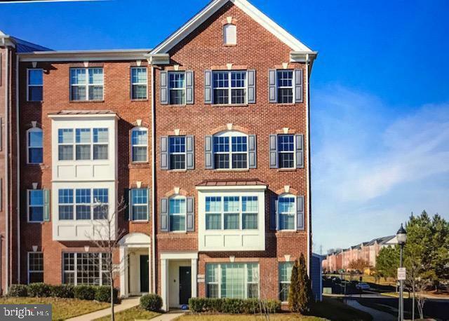 Property Photo: 15232 Torbay Way 159 VA 22191