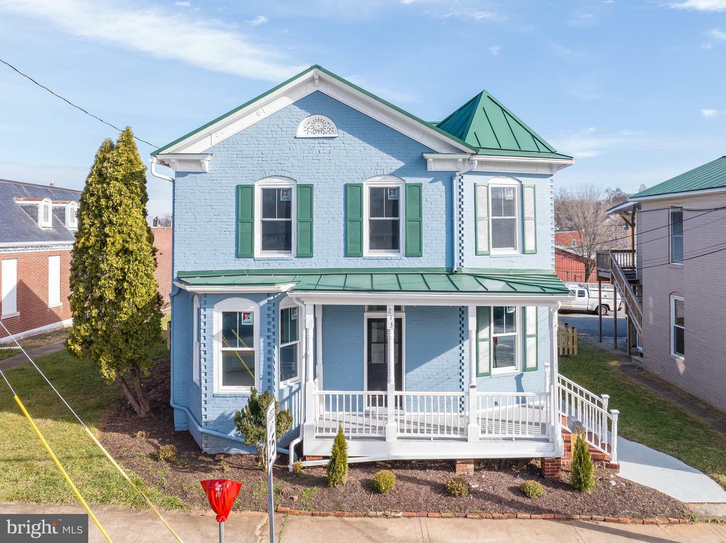 Property Photo: 213 N George Street WV 25414