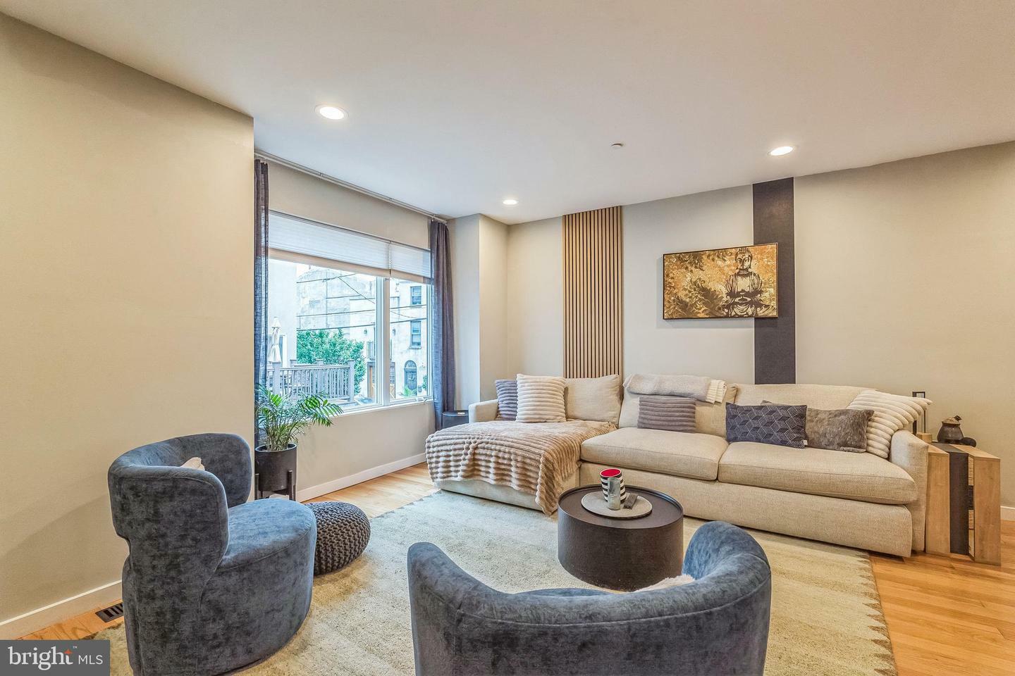 Property Photo:  211 Brown Street 15  PA 19123 