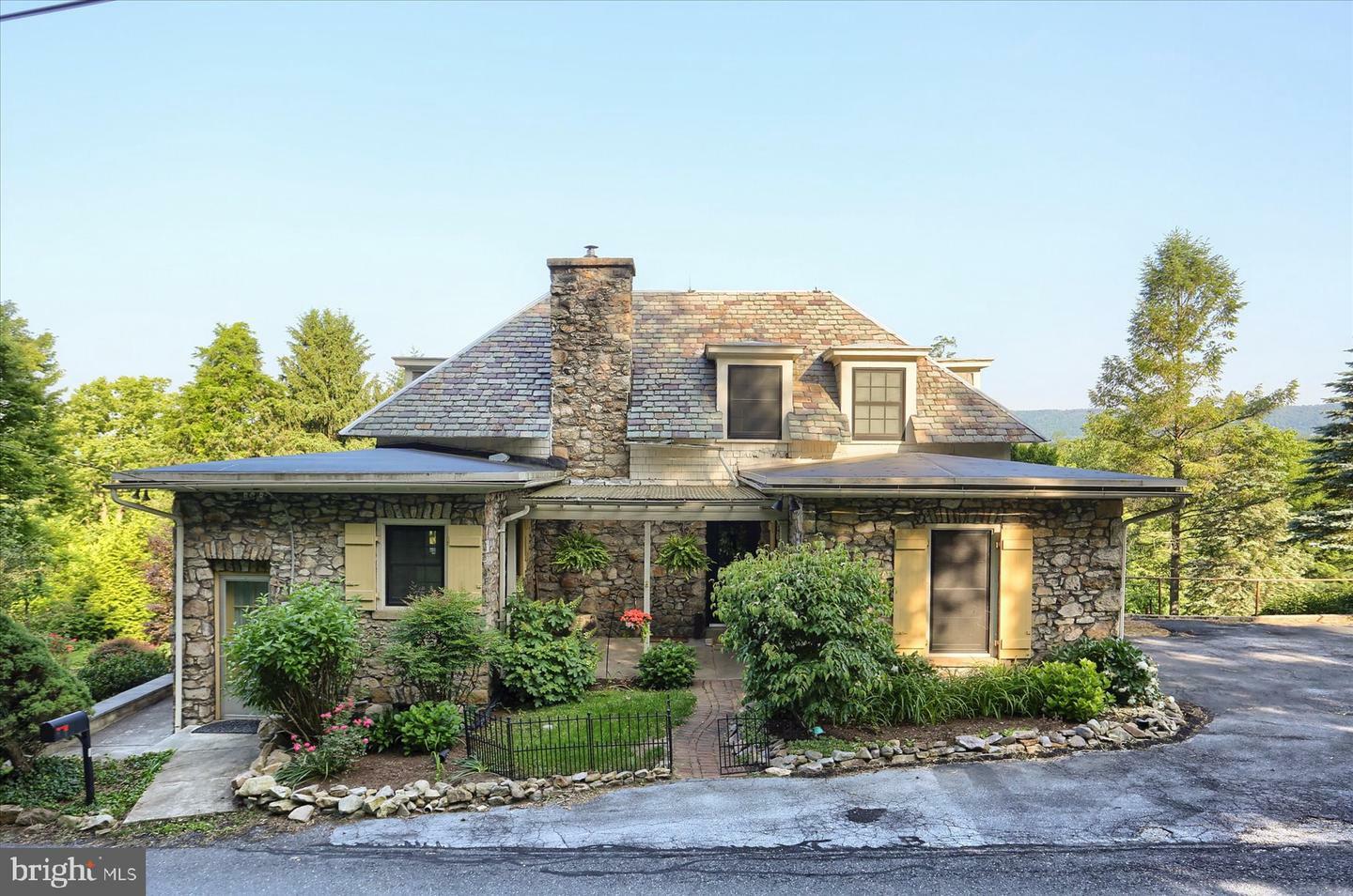 7 Hillside Road  Dauphin PA 17018 photo