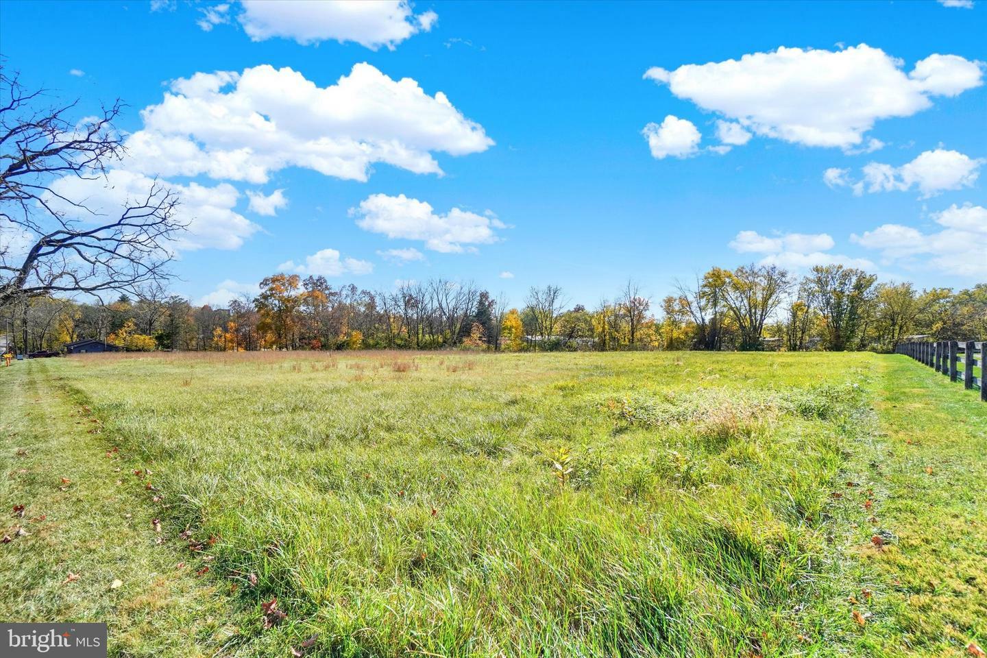 1900-E Greenbriar Road  York PA 17404 photo