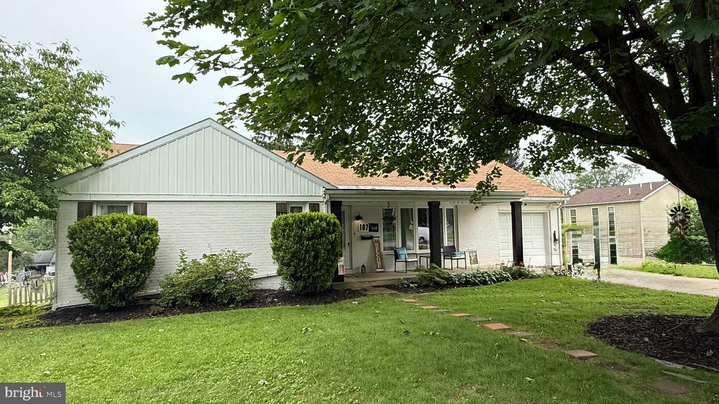 Property Photo: 107 N Delaware Avenue WV 25401