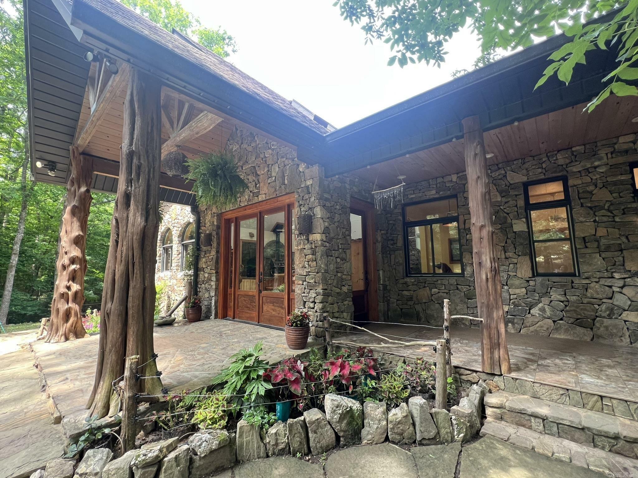 Property Photo: 137 Bucksnort Lane AR 71953
