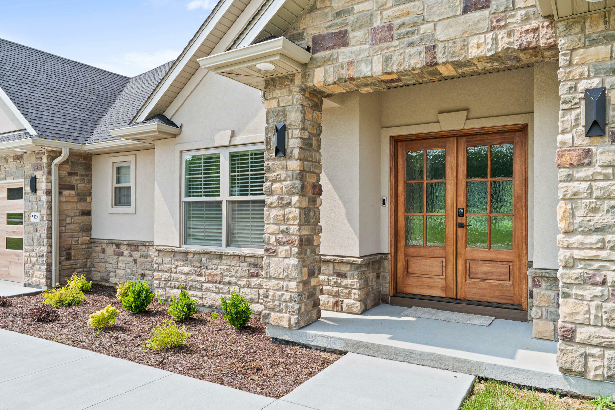 Property Photo: 5328 Oakville Ranch Dr MO 65201