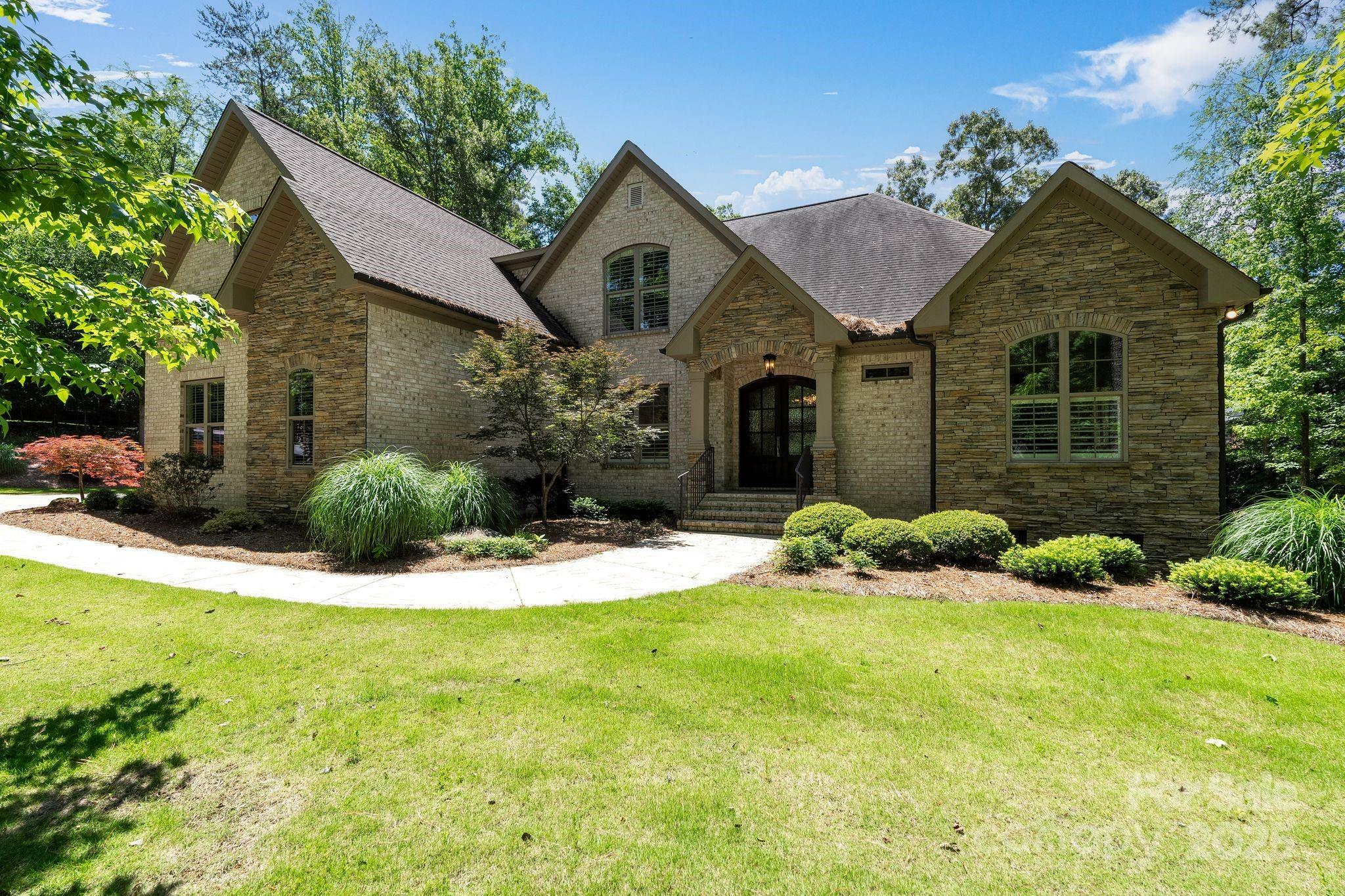 Property Photo:  127 Turnberry Drive  SC 29306 
